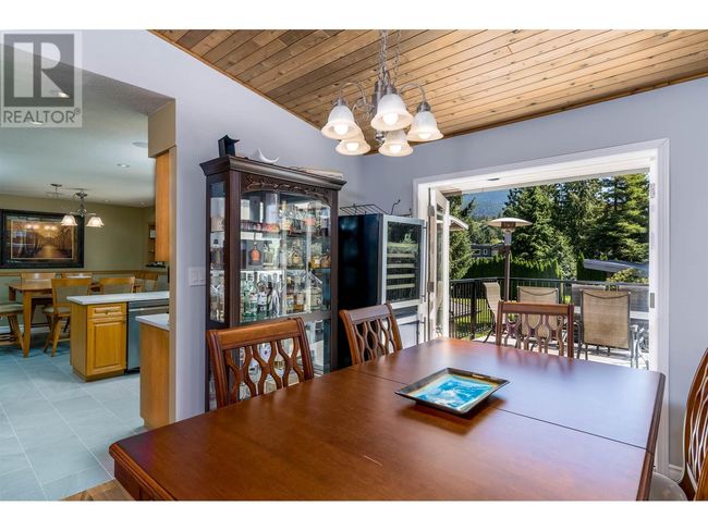 40142 Kalodon Rd, House other with 5 bedrooms, 3 bathrooms and 10 parking in Garibaldi Highlands BC | Image 11