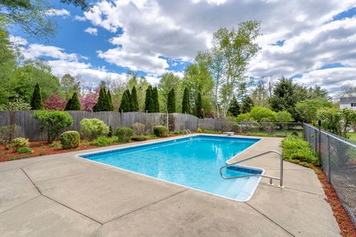 5 Courtland Dr, Merrimack, NH, 03054-3155 | Card Image