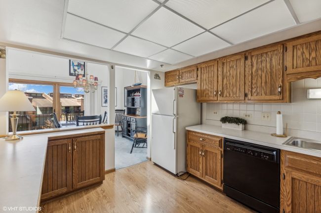 APT-2W - 9169 Del Prado Dr, Condo with 2 bedrooms, 2 bathrooms and 2 parking in Palos Hills IL | Image 6