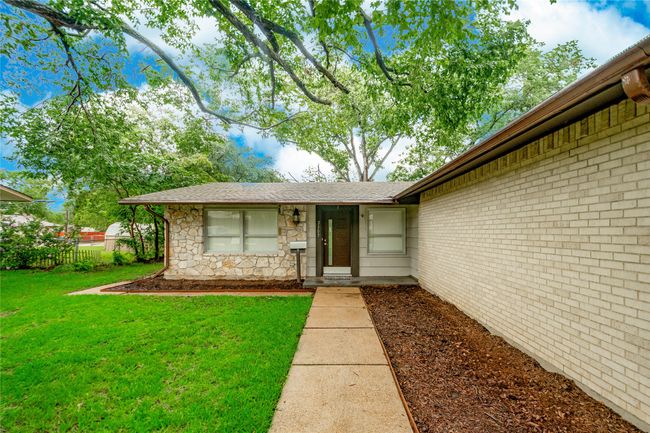 2305 Briarwood Ln, House other with 4 bedrooms, 3 bathrooms and null parking in Carrollton TX | Image 4