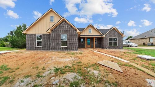152 Corley Cir, Wake Village, TX, 75501-5861 | Card Image