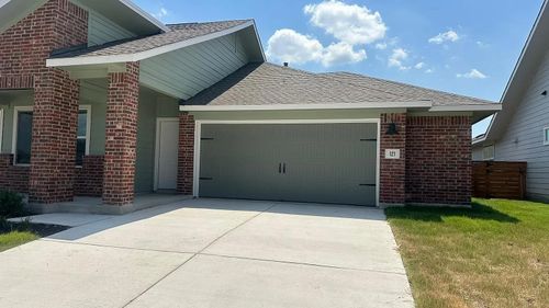 121 Tofalla, Kyle, TX, 78640-3880 | Card Image