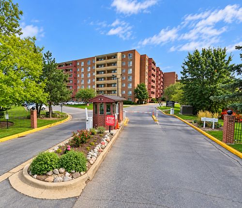 407-100 Park Ave, Calumet City, IL, 60409-5022 | Card Image