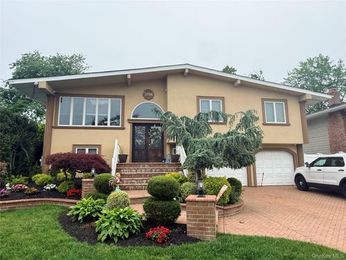 1758 John St, Merrick, NY, 11566-4837 | Card Image