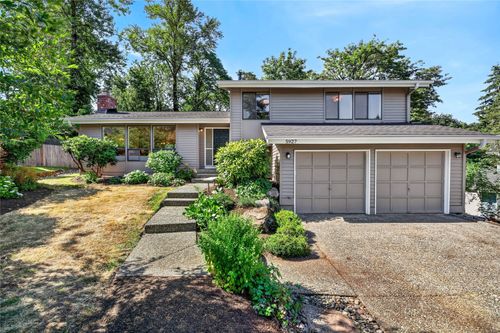 5927 135th Place Se, Bellevue, WA, 98006 | Card Image
