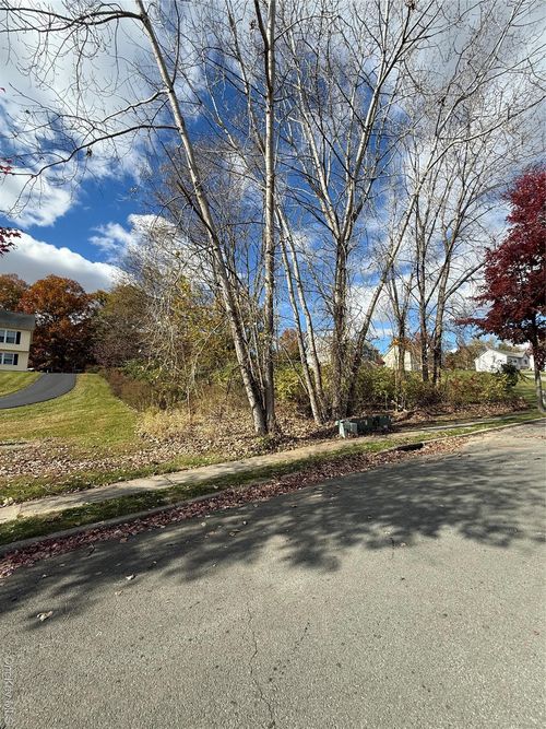 20 Watkins Dr, Walden, NY, 12586-3405 | Card Image