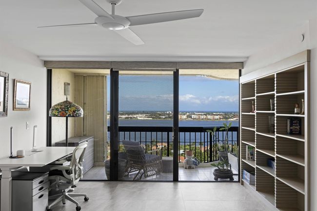 APT-1902 - 1900 Consulate Pl, Condo with 2 bedrooms, 2 bathrooms and null parking in West Palm Beach FL | Image 12