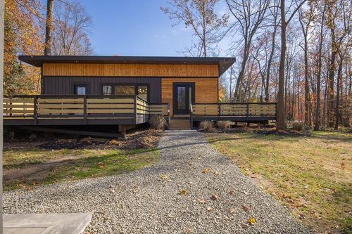 6 Indian Hill Ln, Palisades, NY, 10964-1404 | Card Image