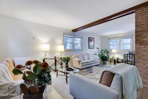 116 Carol Rd, East Stroudsburg, PA, 18302-8214 | Card Image