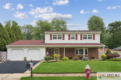 39 Evergreen Ter, Monroe, NJ, 08831-8752 | Card Image