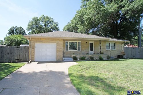 5601 Greenwood St, Lincoln, NE, 68507-2231 | Card Image