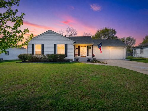 318 Hillcrest Ave, Richardson, TX, 75081-2713 | Card Image