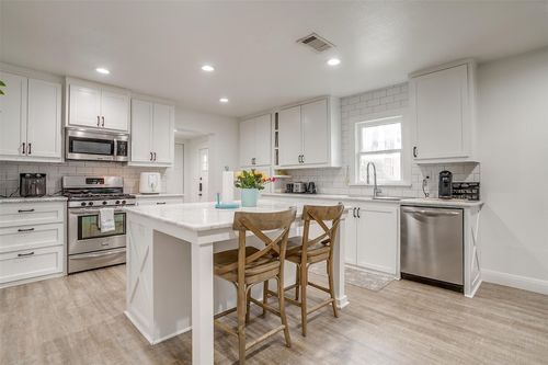 2600 Townsend Dr, Fort Worth, TX, 76110-2322 | Card Image
