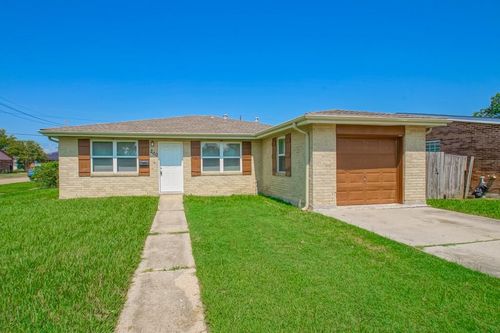 200 Holy Cross Pl, Kenner, LA, 70065-4058 | Card Image