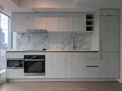 2505-8 Wellesley St W, Toronto, ON, M4Y0J5 | Card Image