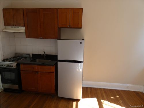 1-589 1st Ave, New York, NY, 10016-6448 | Card Image