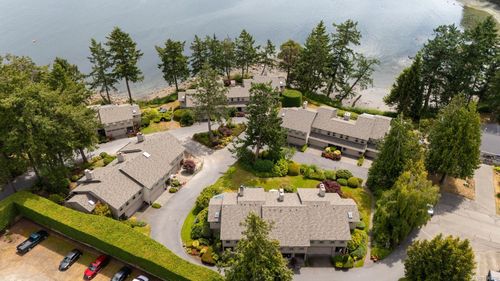 3-2654 Lancelot Pl, Central Saanich, BC, V8M1V3 | Card Image
