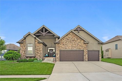 1214 Kingsland Cir, Raymore, MO, 64083-7202 | Card Image