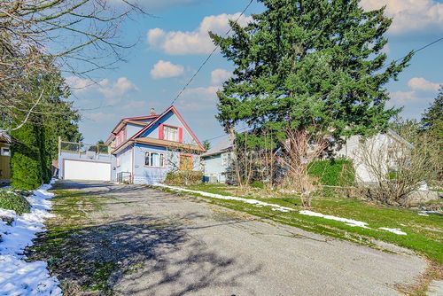 {{alt}} | Card Image