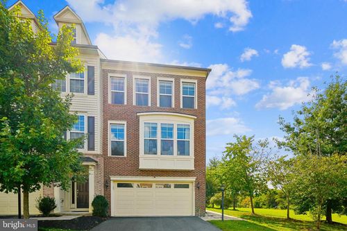 11911 Waterton Lake Ln, BRISTOW, VA, 20136-2229 | Card Image