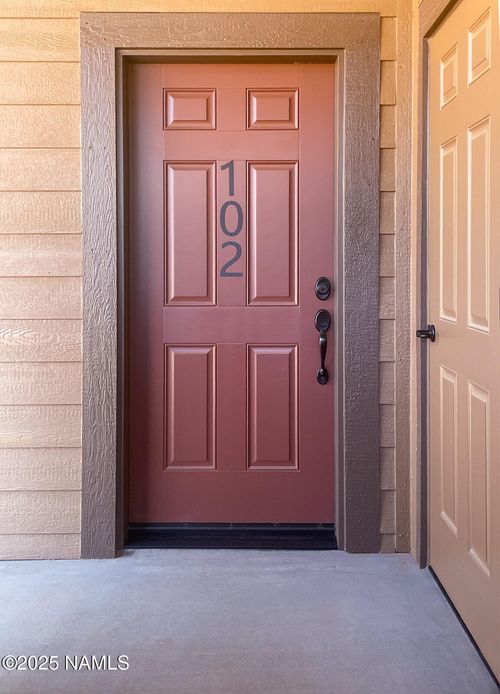 102-2950 W Presidio Dr, Flagstaff, AZ, 86001-9170 | Card Image