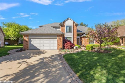 14963 Park View Ct, Sterling Heights, MI, 48313-5771 | Card Image