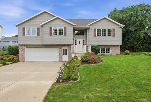 1182 Broadway Drive, Sun Prairie, WI, 53590 | Card Image