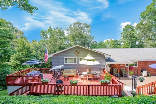 1182 Connoquenessing Ter, Ellwood City, PA, 16117-2022 | Card Image
