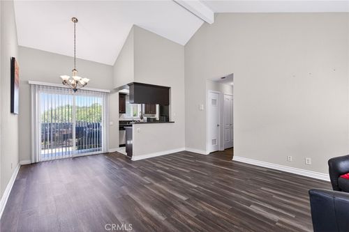 303-2925 E Spaulding St, Long Beach, CA, 90804-2552 | Card Image