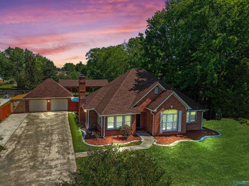 2304 Duncansby Dr Sw, Decatur, AL, 35603-1133 | Card Image