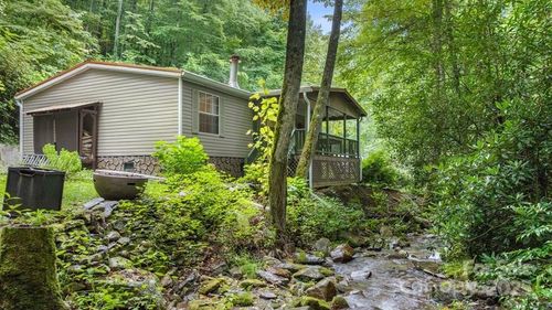 11 Choice Pl, Whittier, NC, 28789-8405 | Card Image