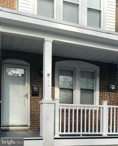 209 Cedar Ave, Woodlynne, NJ, 08107-2101 | Card Image