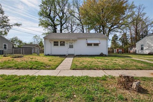 2505 Lofurno Rd, Chesapeake, VA, 23323-3520 | Card Image