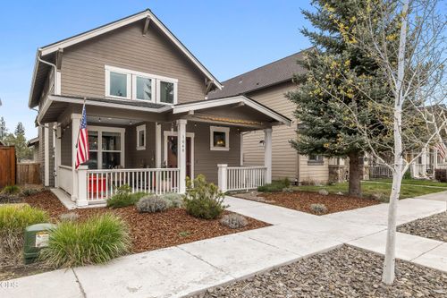 1048 E Black Butte Ave, Sisters, OR, 97759-5043 | Card Image