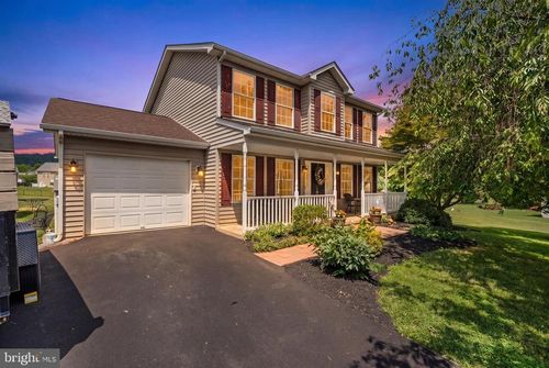 105 Riviera Dr, MARTINSBURG, WV, 25403-1198 | Card Image