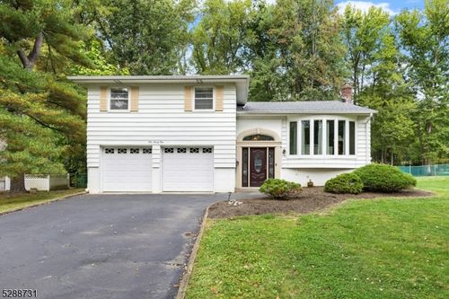 121 Windsor Way, Berkeley Heights, NJ, 07922-1858 | Card Image