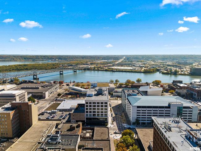 W5W - 125 Sw Jefferson Ave, Condo with 2 bedrooms, 2 bathrooms and null parking in Peoria IL | Image 37