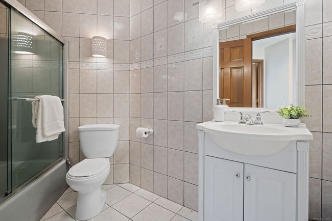 Main bath on upper level | Image 24
