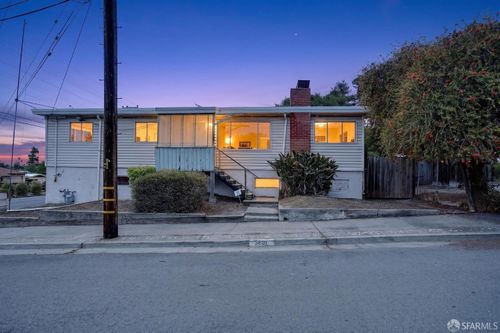 5601 Doremus Ave, Richmond, CA, 94805-1542 | Card Image