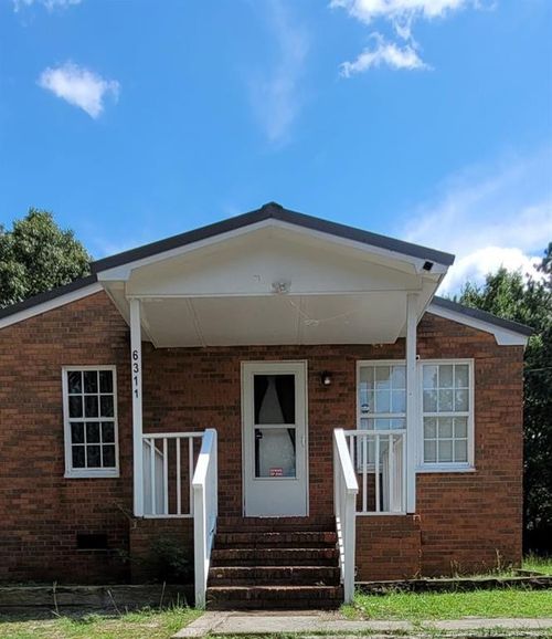 6311 Crestwood Ave, Fayetteville, NC, 28304-5539 | Card Image