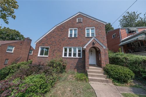 207 Parkside Ave, Mt. Lebanon, PA, 15228-2405 | Card Image