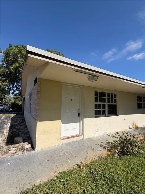 a-1320 Sw 11th Ave, Deerfield Beach, FL, 33441-6213 | Card Image