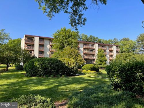 n208-7400 Lakeview Dr, BETHESDA, MD, 20817-6456 | Card Image