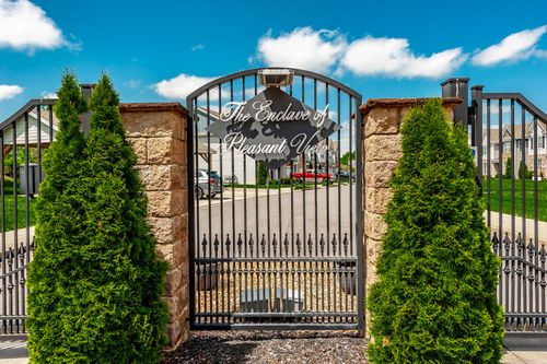 342 Manor Row, Pleasant View, TN, 37146-2901 | Card Image