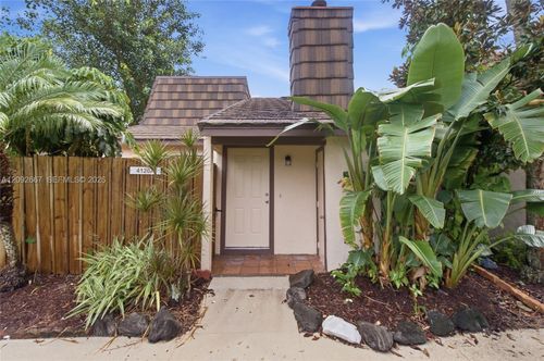 4120 Palm Bay Cir, West Palm Beach, FL, 33406-4094 | Card Image