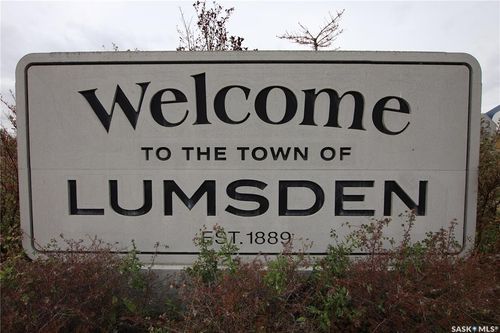 562 James St S, Lumsden, SK, S0G | Card Image