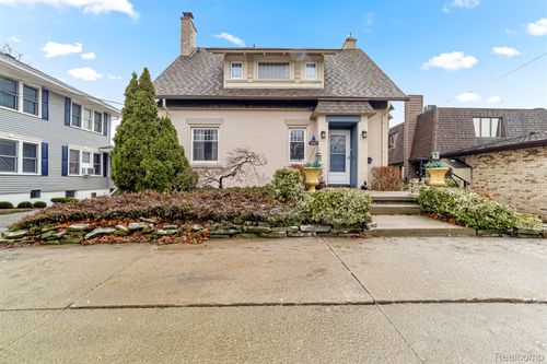 2724 Military St, Port Huron, MI, 48060-6605 | Card Image