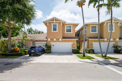 2-669 Pacific Grove Dr, West Palm Beach, FL, 33401-8494 | Card Image