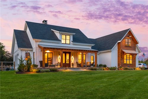 12 Taylor Rd, Portsmouth, RI, 02871-5417 | Card Image