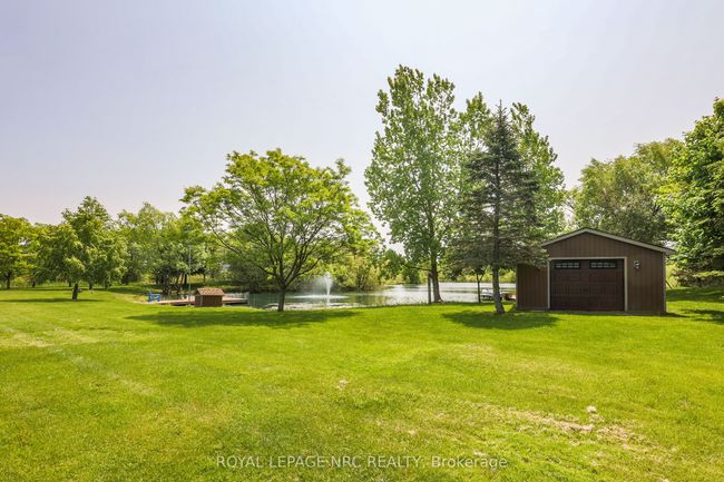 2021 Victoria Ave, Home with 5 bedrooms, 4 bathrooms and 50 parking in Pelham ON | Image 42